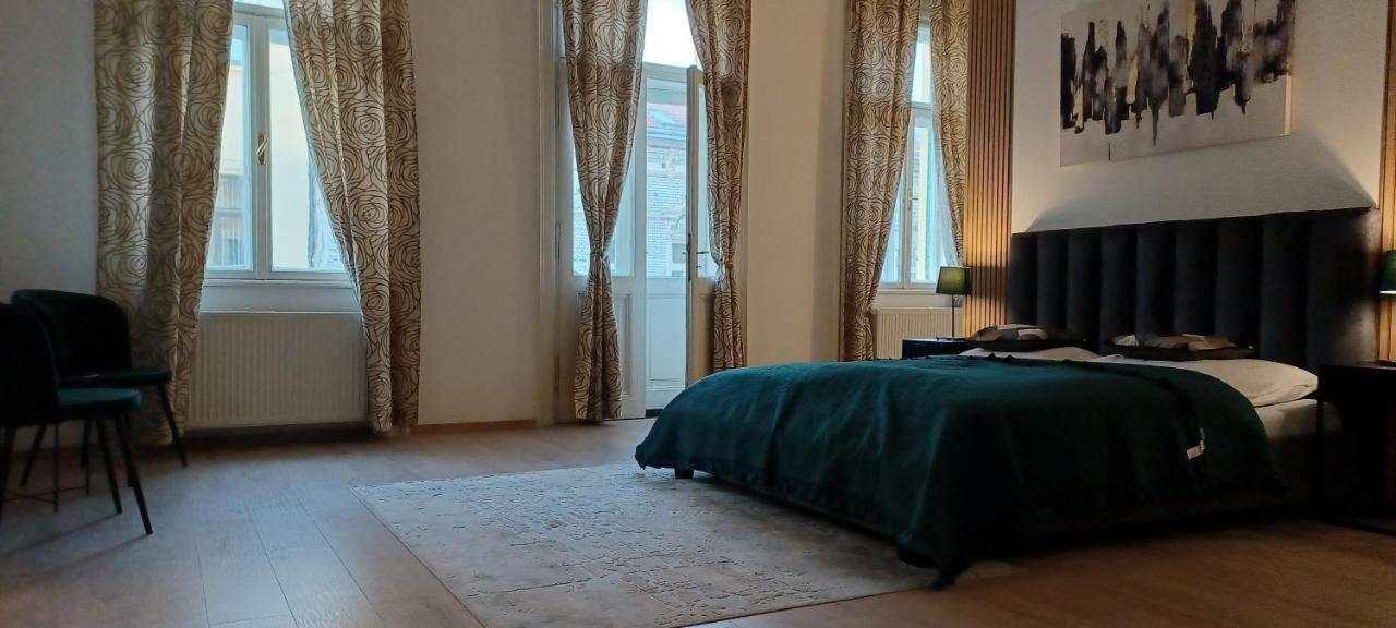 Entrez Apartment 3 - Historical Centre Košice Esterno foto